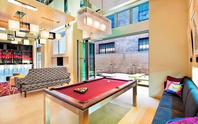 Lounge area at Aloft Manhattan Downtown - Financial District.
