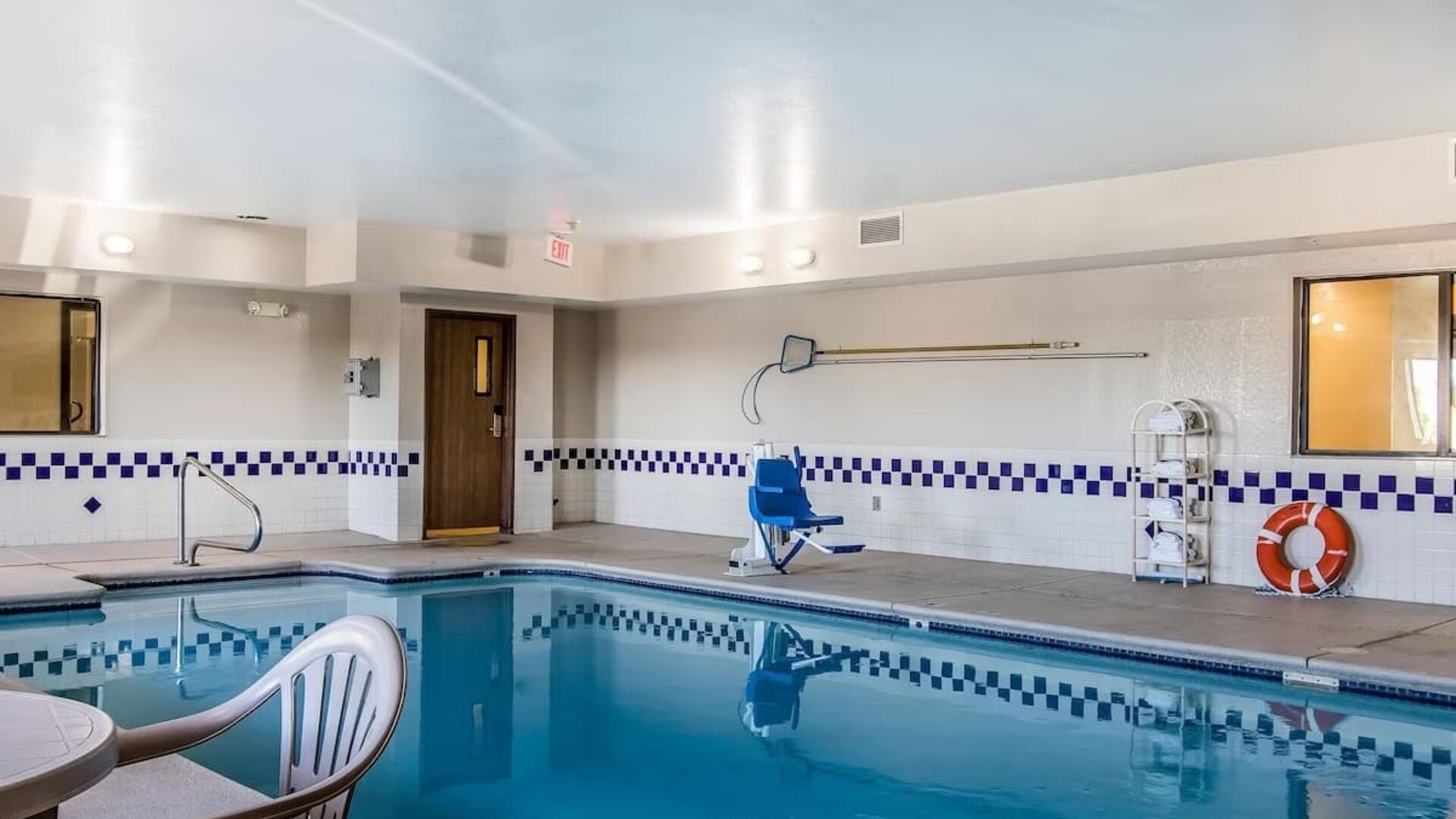 Indoor pool at Quality Inn & Suites, La Vergne.
