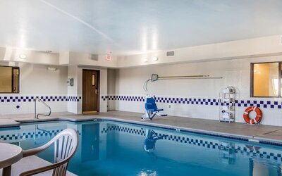 Indoor pool at Quality Inn & Suites, La Vergne.
