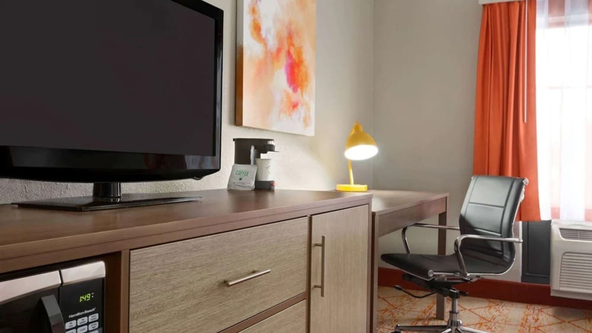 Day use room at La Quinta Inn & Suites By Wyndham Lackawanna.