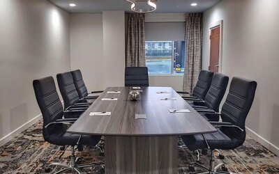 Meeting room at Radisson Hotel Atlanta Airport.