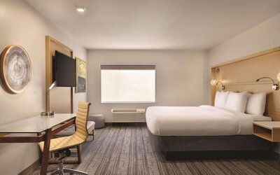 Day use room at Radisson Hotel Atlanta Airport.