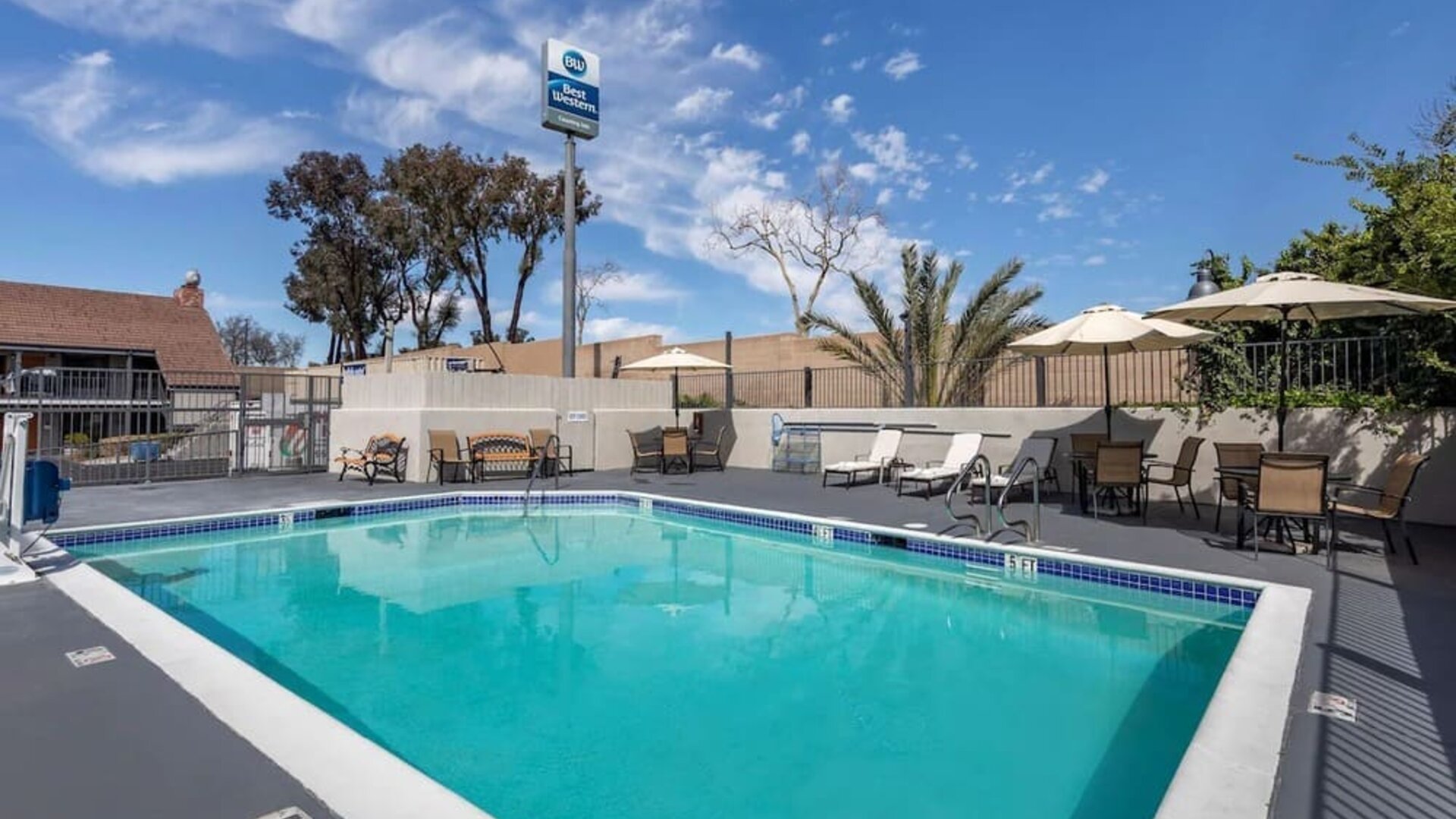 Outdoor pool at Best Western Country Inn Temecula.
