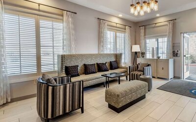 Lobby seating at Best Western Country Inn Temecula.
