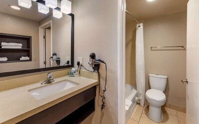 Guest bathroom at Best Western Country Inn Temecula.
