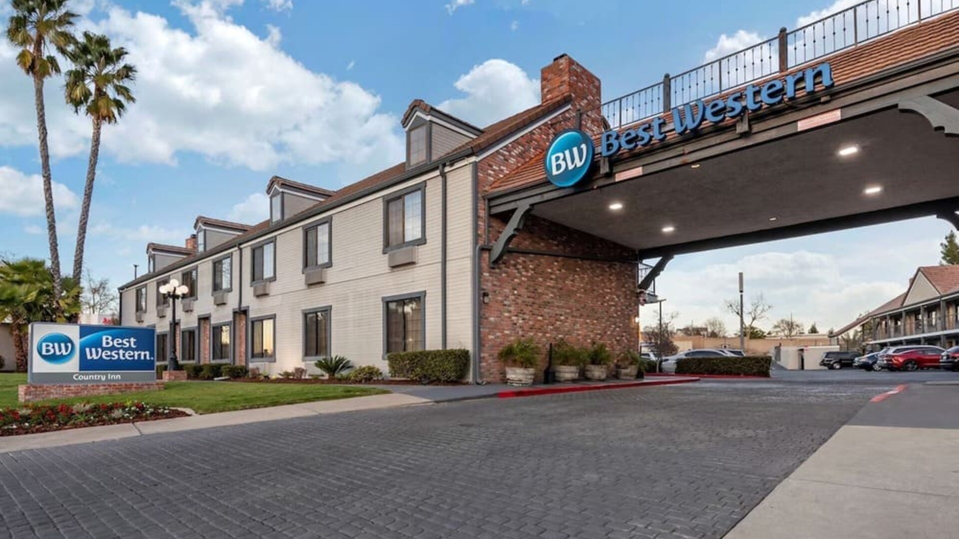 Hotel exterior at Best Western Country Inn Temecula.
