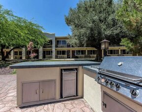 Outdoor barbeque at Quality Inn On Historic Route 66.