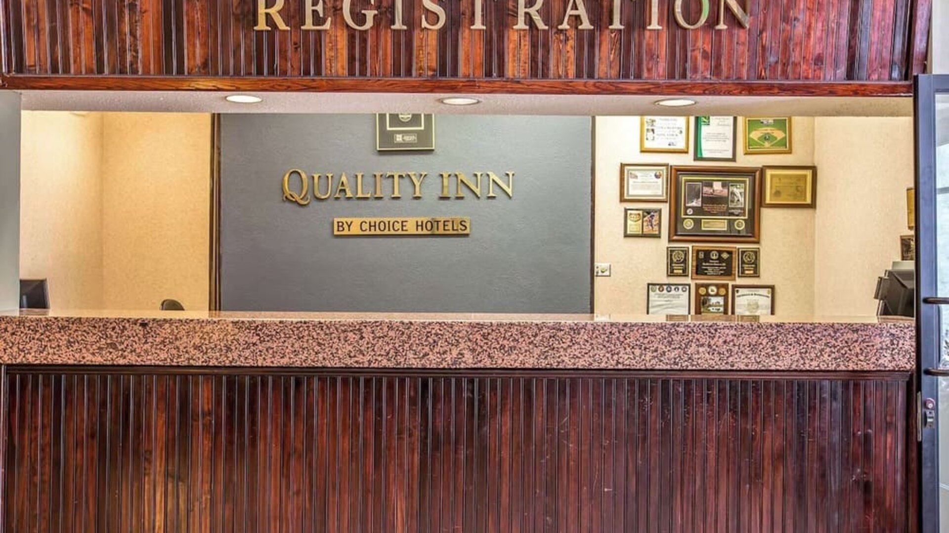 Reception desk at Quality Inn On Historic Route 66.