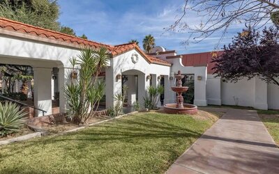 Hotel exterior at Quality Inn On Historic Route 66.
