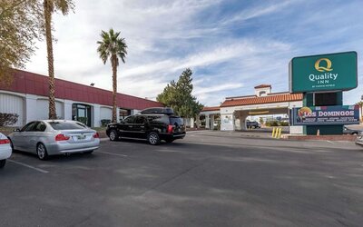 Parking available at Quality Inn On Historic Route 66.
