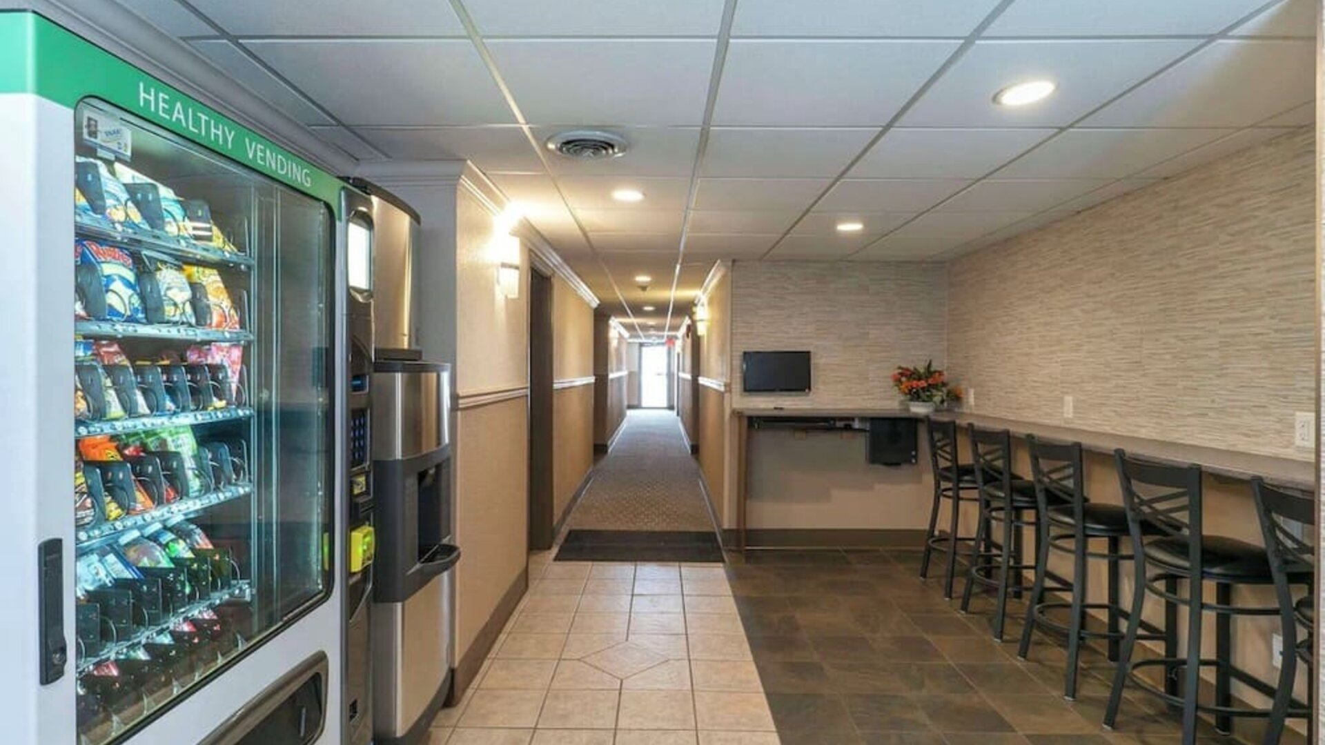 Snack bar at Quality Inn & Suites Vernon.