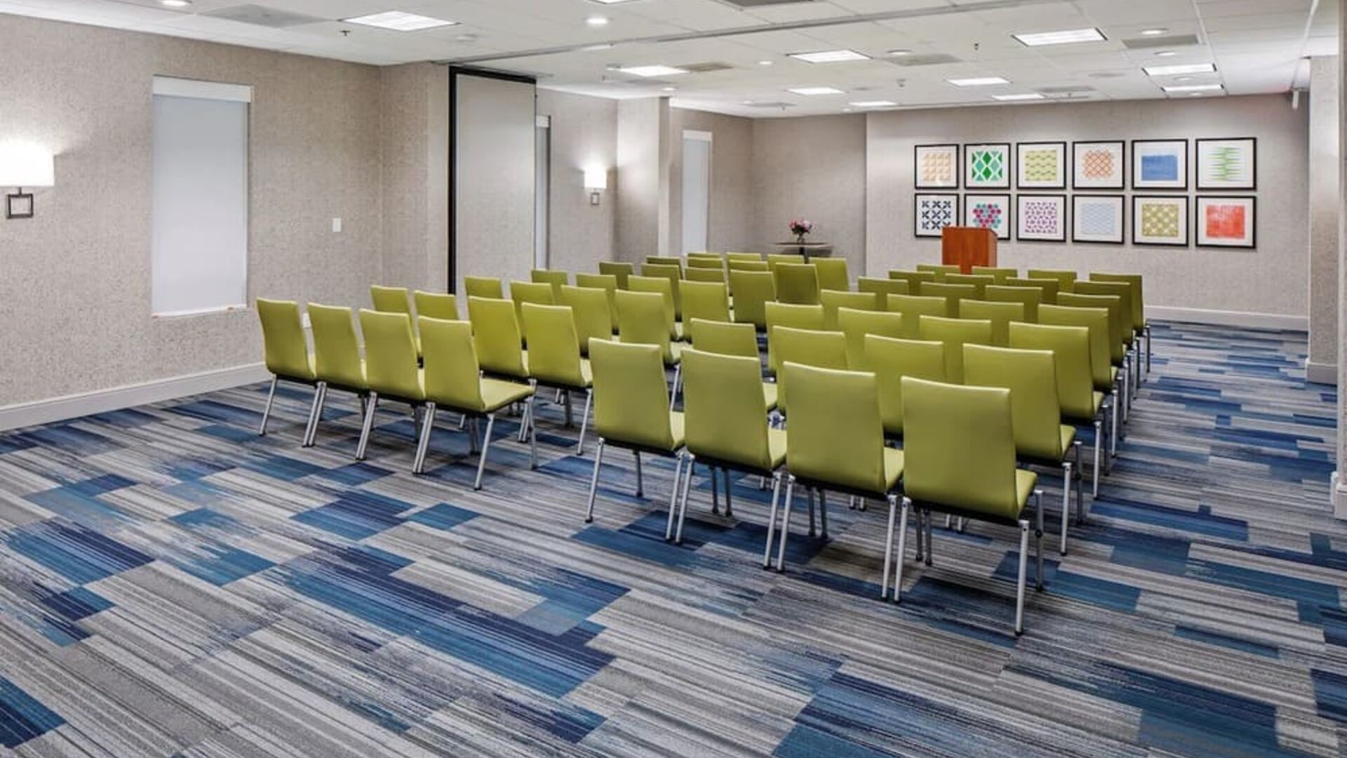 Meeting room at Holiday Inn Express Atlanta Airport - College Park By IHG.