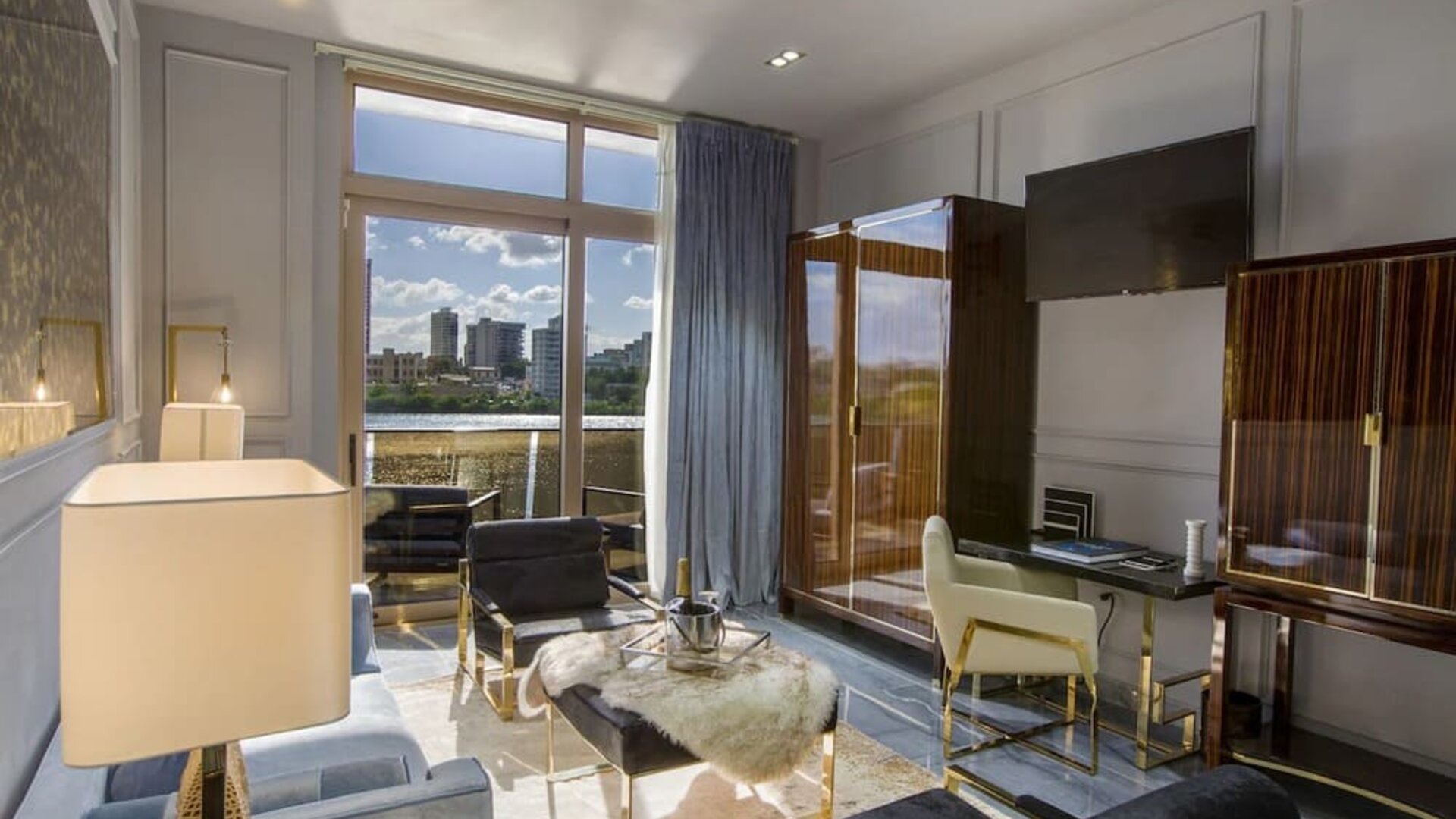 Day use room at O:LV HOTEL.