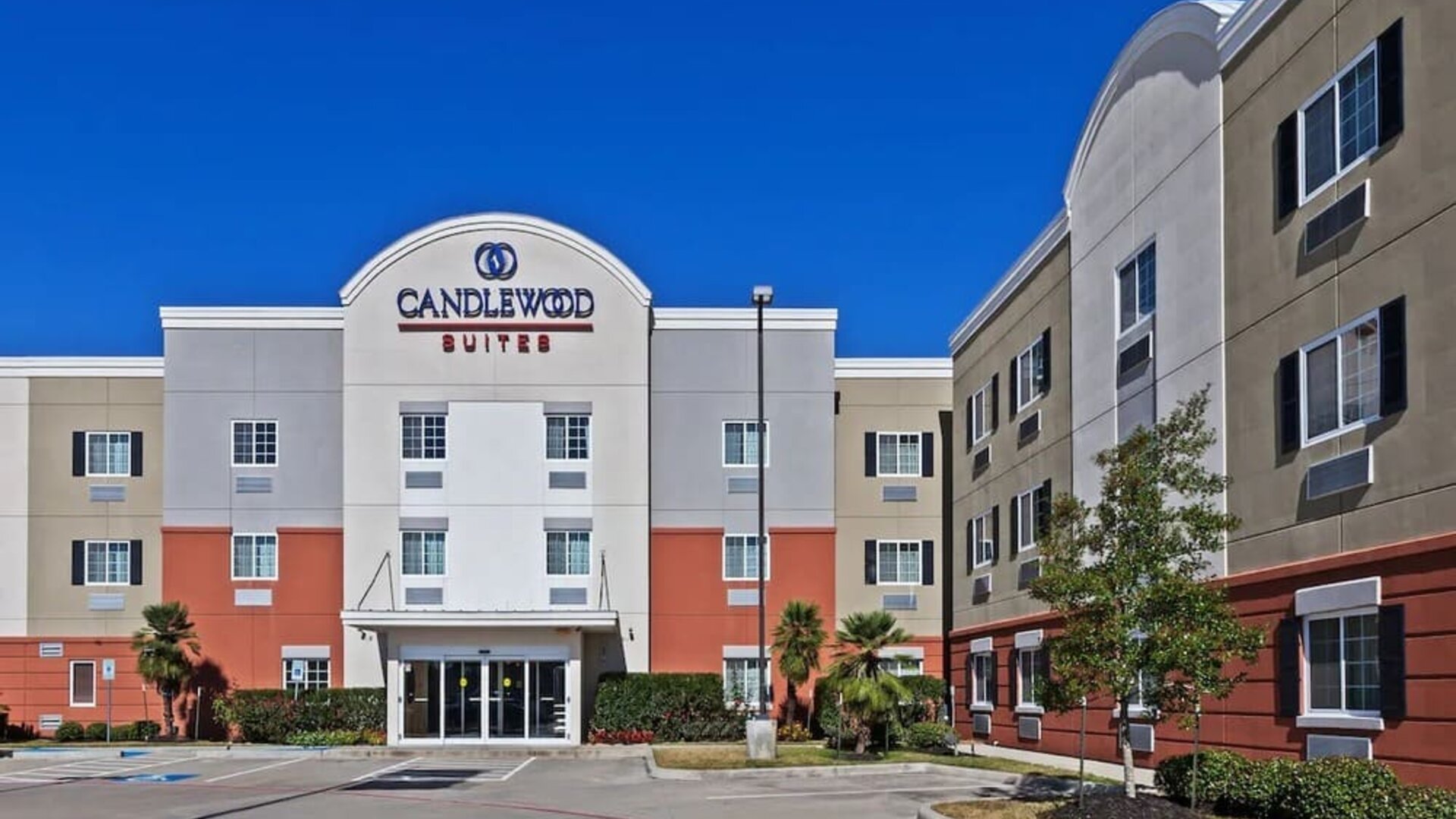Hotel exterior at Candlewood Suites Pearland-Houston South.