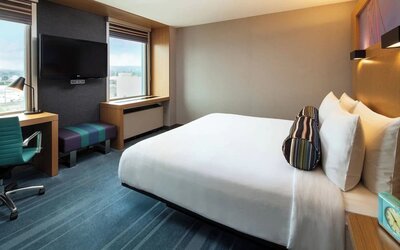 Day use room with natural light at Aloft SFO.