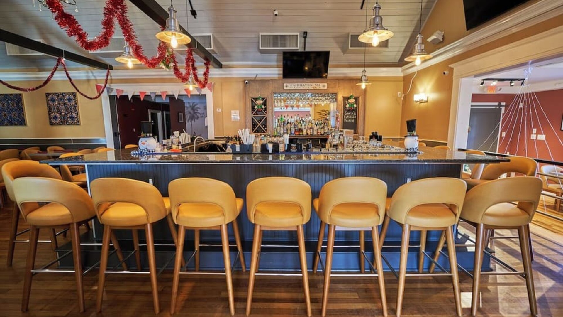 Hotel bar at Seaport Resort And Marina.