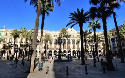 Local land marks at Hotel Moderno Barcelona.