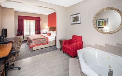 Hot tub at Ramada By Wyndham Alpharetta/Atlanta North.