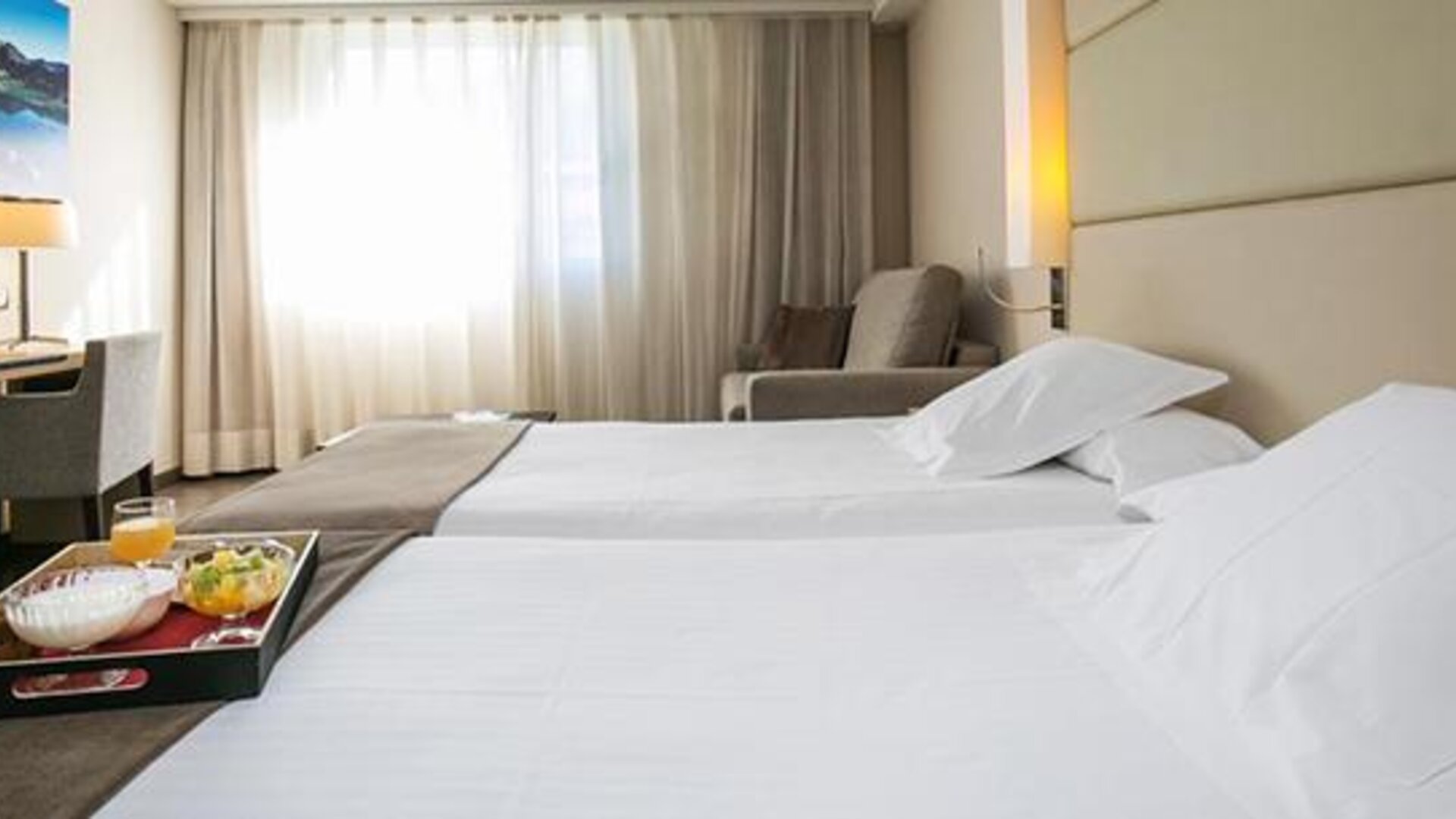 Hotel Yomo Mola Park