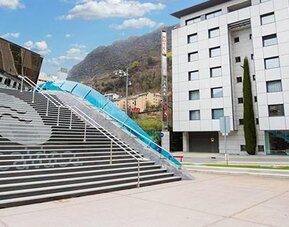 Hotel Yomo Mola Park