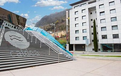 Hotel Yomo Mola Park