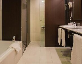 Hotel Yomo Mola Park