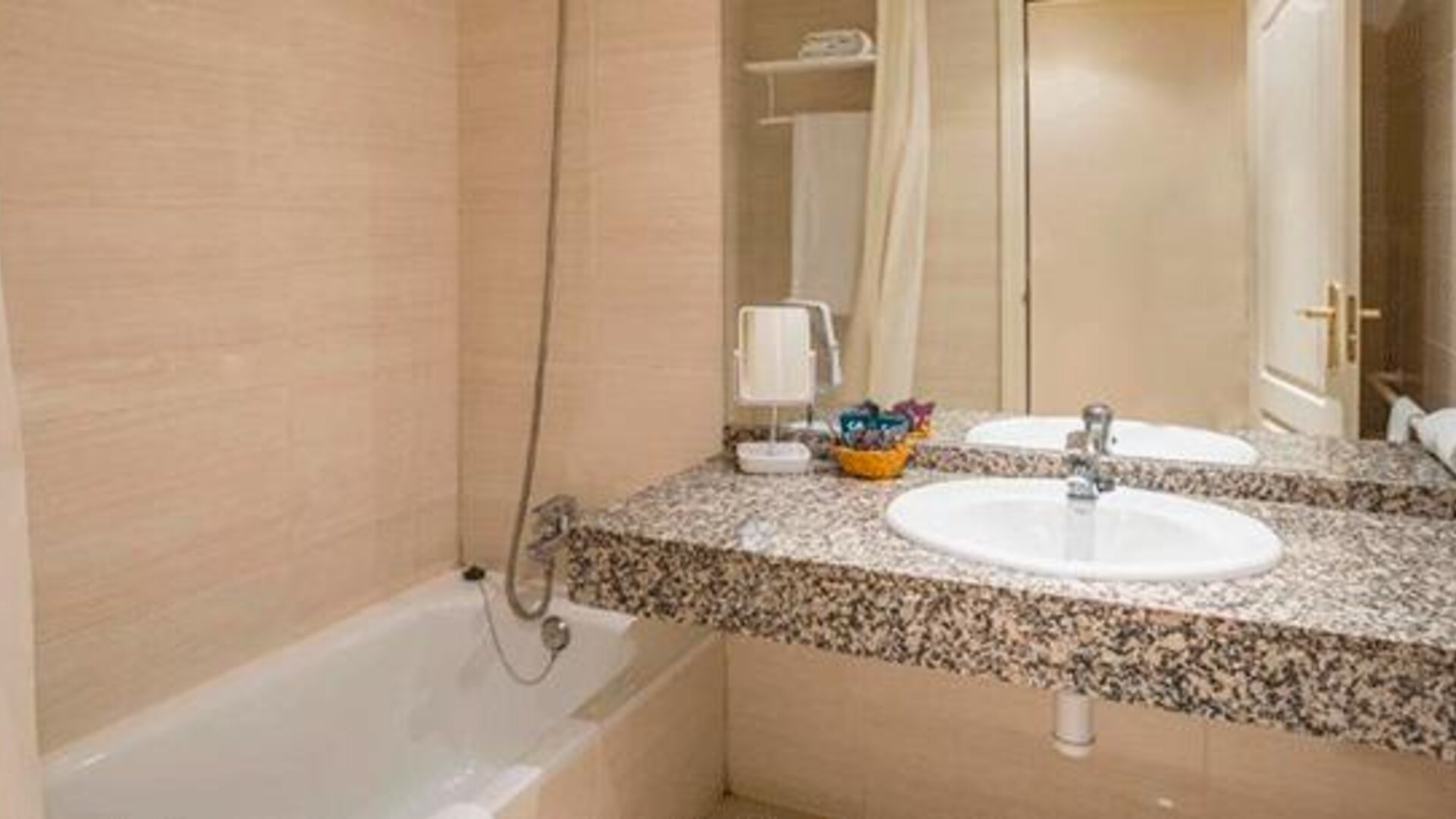 Yomo Patagonia Hotel