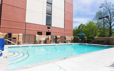 Outdoor pool at Hyatt Place Nashville/Franklin/Cool Springs.
