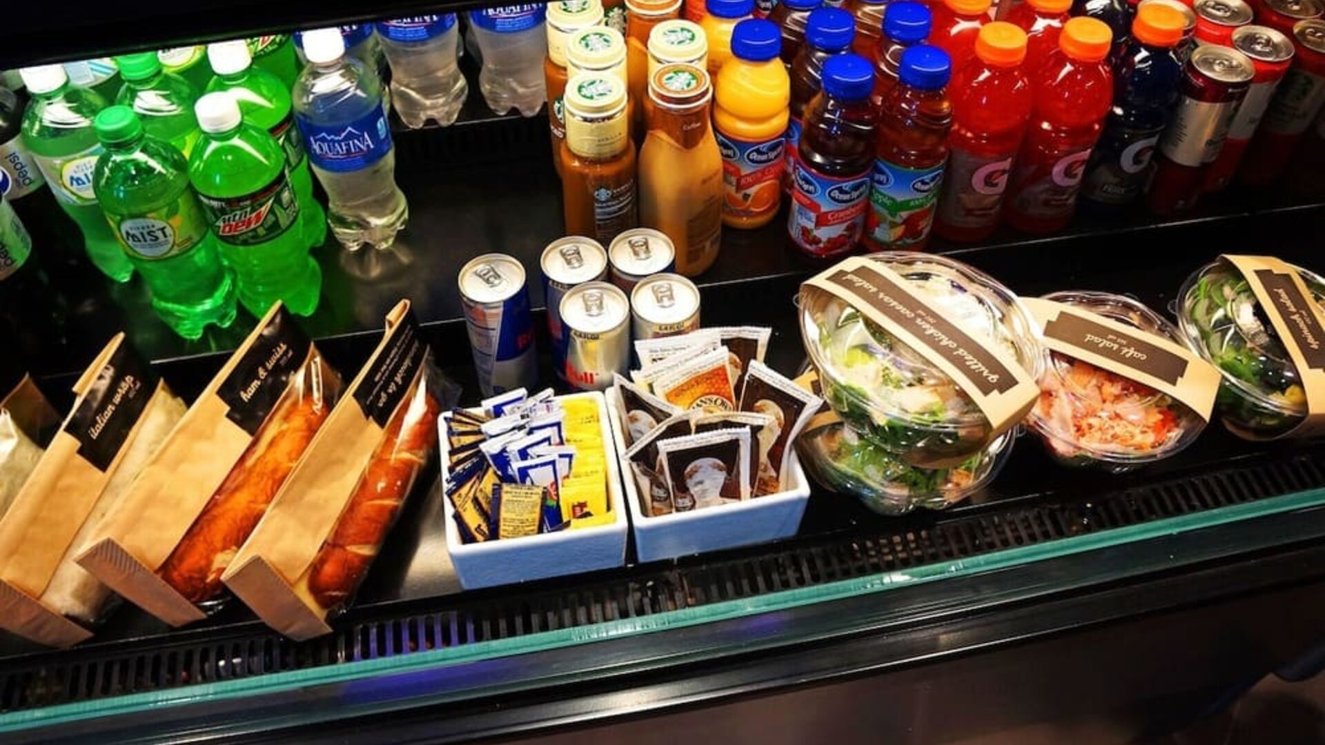 Snack bar at Hyatt Place Nashville/Franklin/Cool Springs.