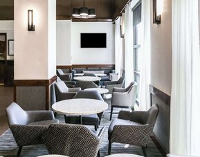 Lobby coworking at Hyatt Place Nashville/Franklin/Cool Springs.