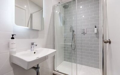 Guest bathroom at The Chapter Hotels - J Hyde Park.