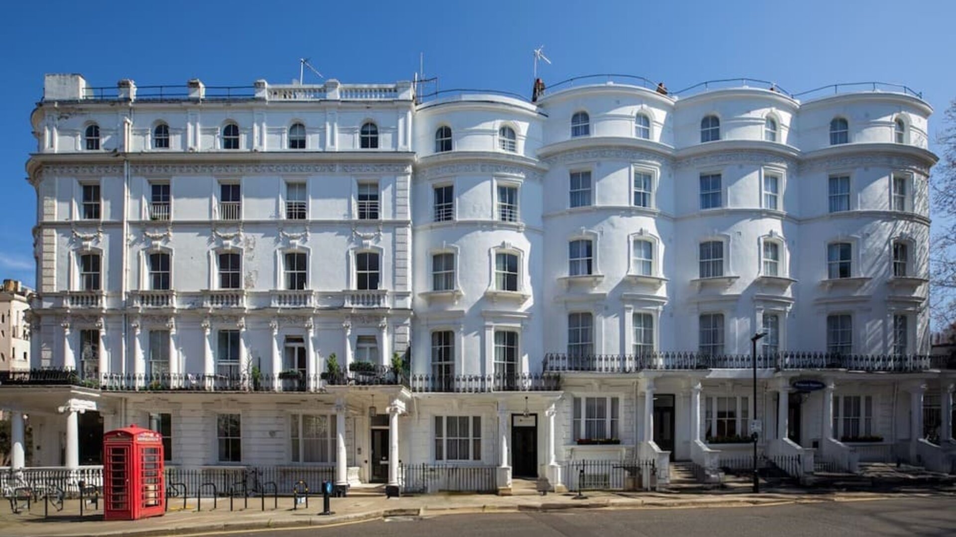 Hotel exterior at The Chapter Hotels - J Hyde Park.