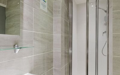 Guest bathroom at The Chapter Hotels - Falcon Hotel.