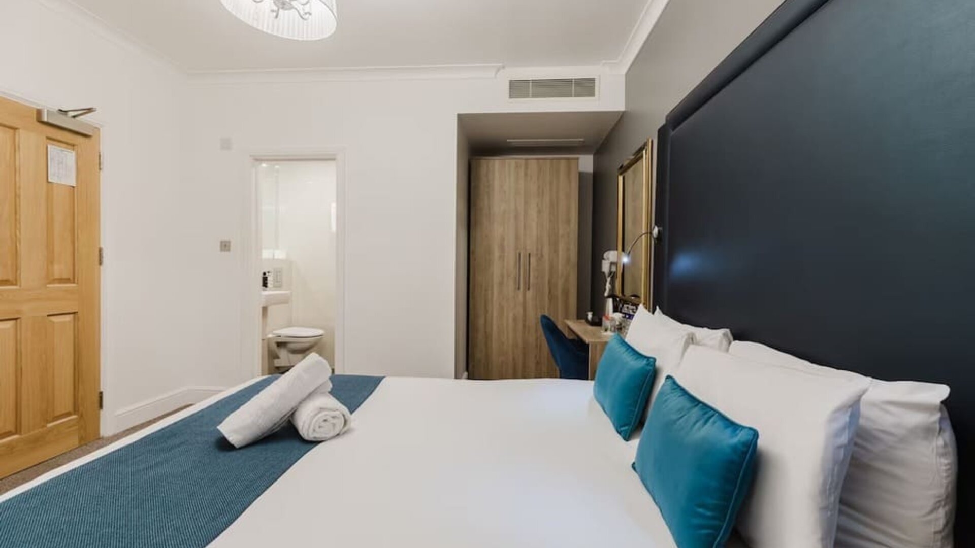 Day use room at The Chapter Hotels - London Hyde Park.