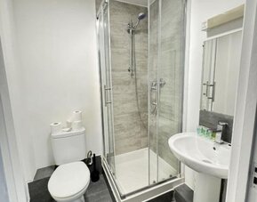 Guest bathroom at The Chapter Hotels - Princes Square.