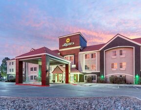 Hotel exterior at La Quinta Inn & Suites By Wyndham Roswell.