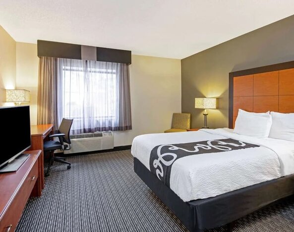 Day use room with work desk at La Quinta Inn & Suites By Wyndham Harrisburg Airport Hershey.
