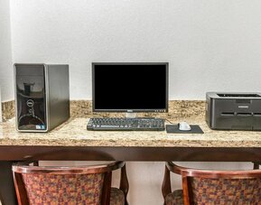 Business center at Clarion Inn I-94 Near Expo Center.