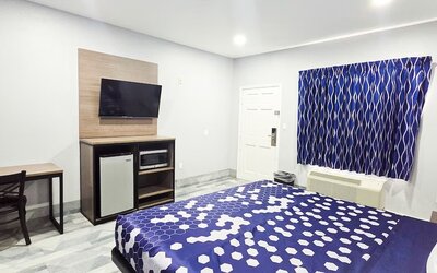 Day use room at Airway Inn - IAH Airport.