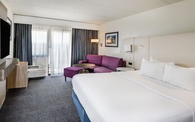 Day use room at Crowne Plaza Milwaukee Airport By IHG.