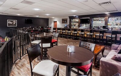 Dining room at Crowne Plaza Milwaukee Airport By IHG.