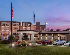 Parking at Crowne Plaza Milwaukee Airport By IHG.