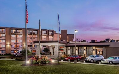 Parking at Crowne Plaza Milwaukee Airport By IHG.