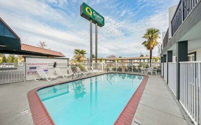 Outdoor pool at Quality Inn & Suites Sacramento Downtown Area.