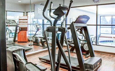 Gym at Comfort Suites Lombard - Addison.