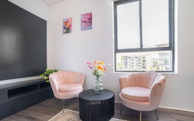 Seating area at Motel 10.