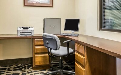 Business center at Quality Inn & Suites Mendota Near I-39.