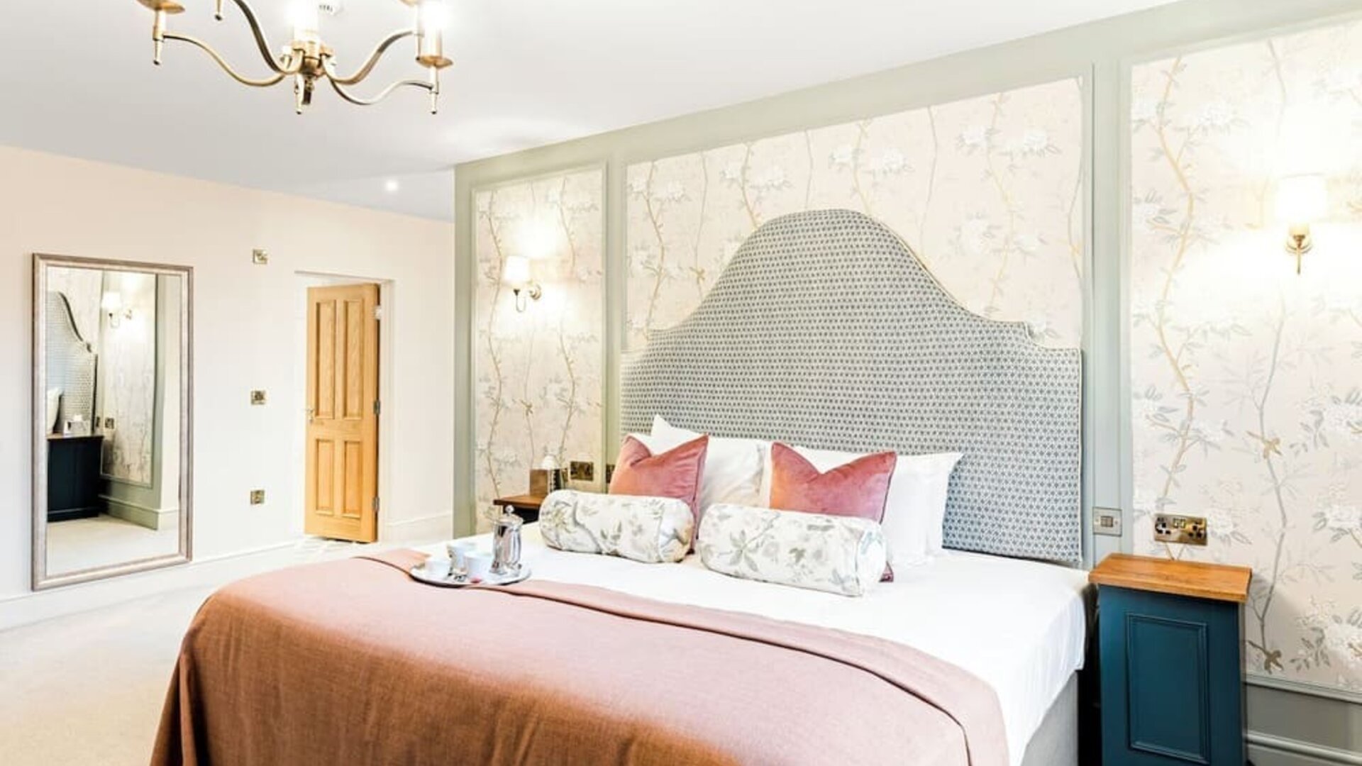 Day room at  The Duke's Head Hotel - Surya Hotels.