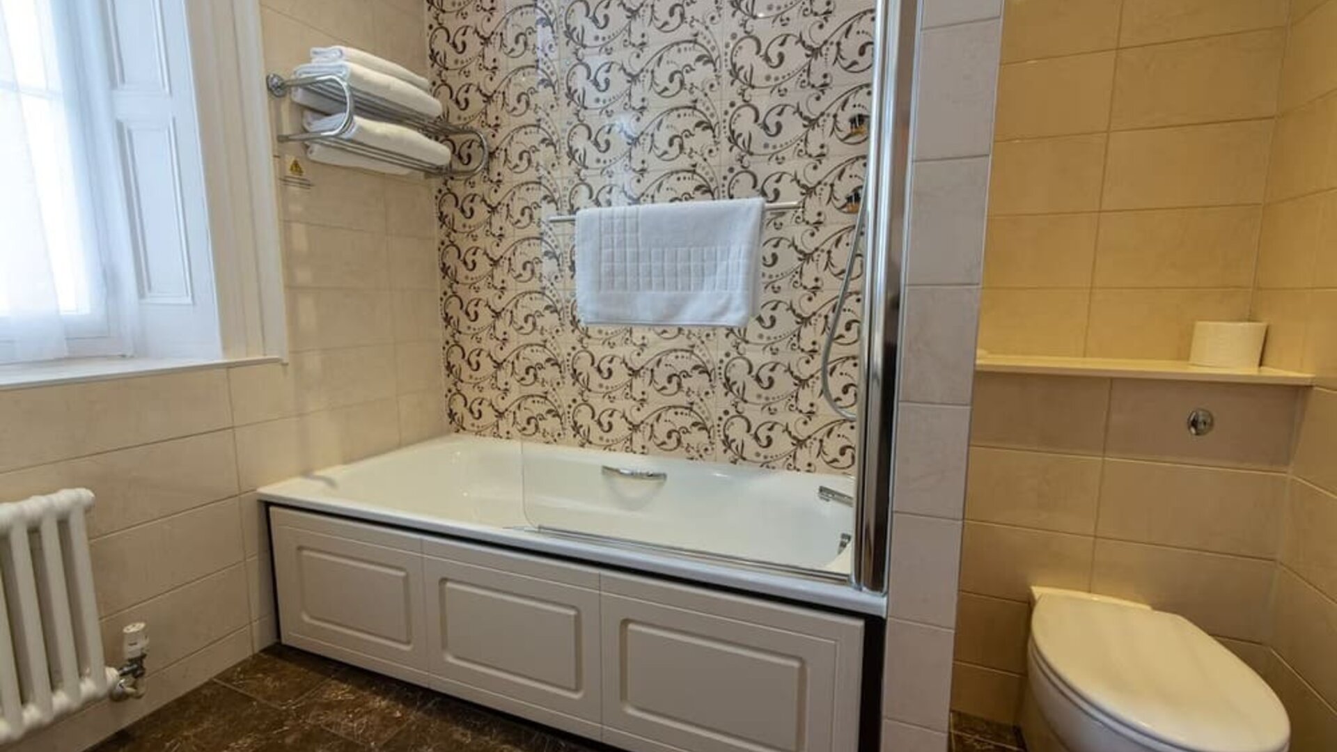 Bathroom at The Duke's Head Hotel - Surya Hotels.