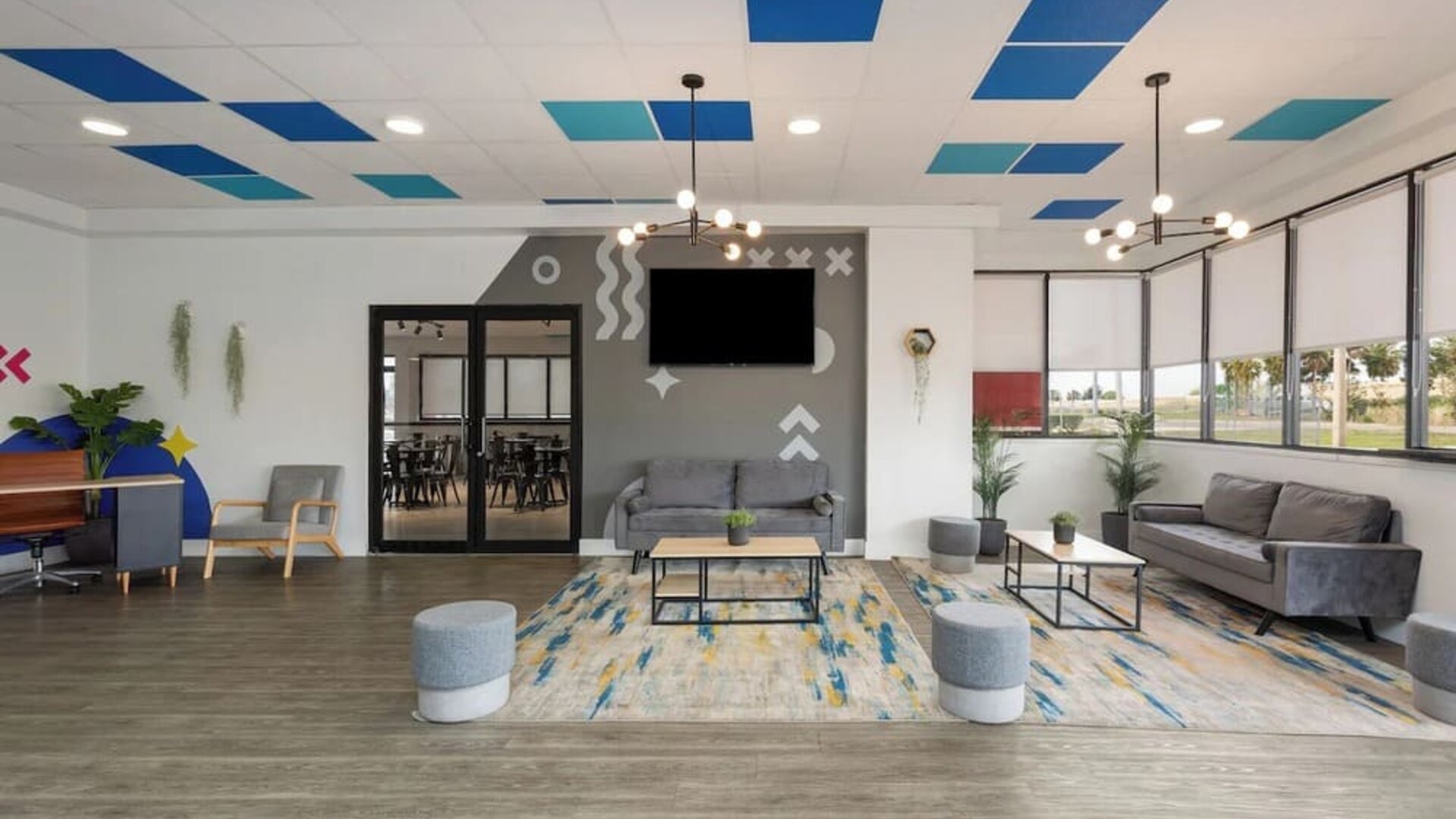 Lobby seating at Developer Inn Downtown Orlando.